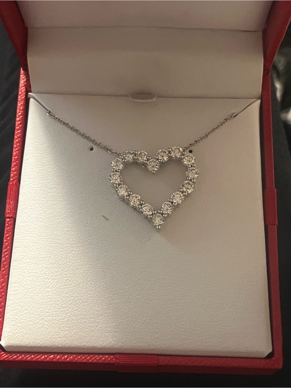 Heart-Shaped 2 ct diamonds Pendant Necklace in Silver